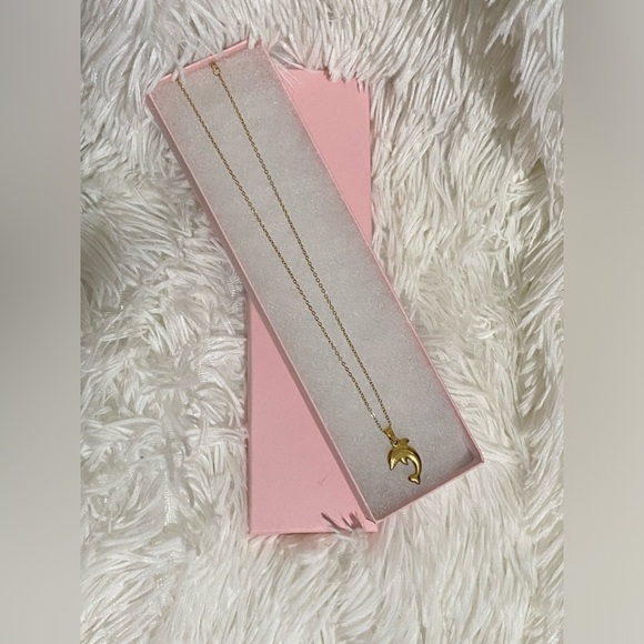 Sweet Dolphin 304 Stainless Steel Plating 18K Gold Plated Pendant Necklace - Picture 3 of 9